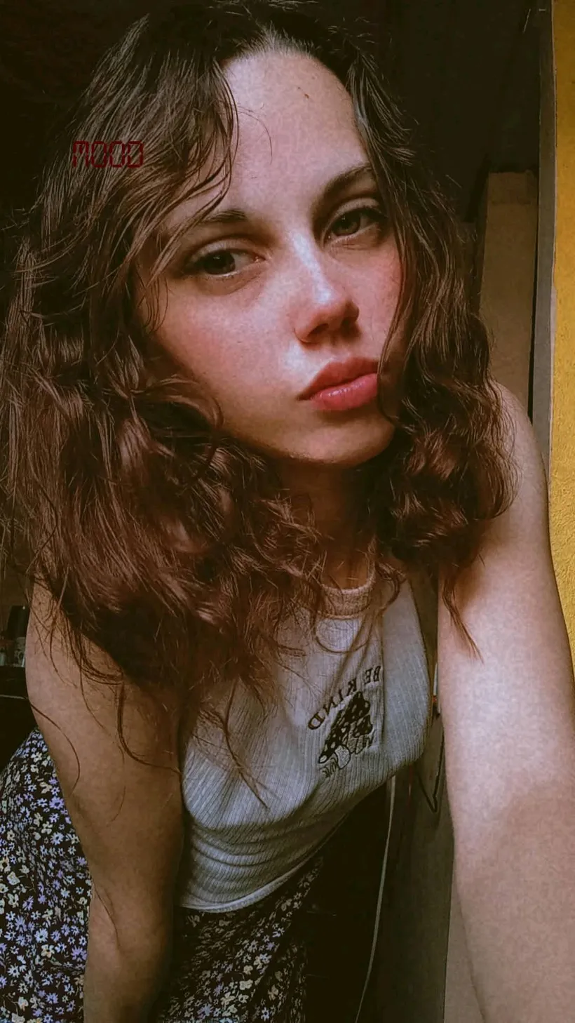 Renata, 21 — online now